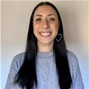 Finalicé Biología y objetivo en la vida es ser profesora. Me apasiona la ciencia y la enseñanza.